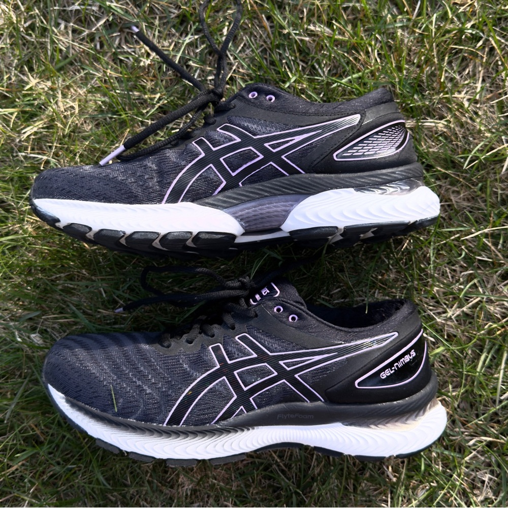 ASICS Women’s Gel Nimbus 22